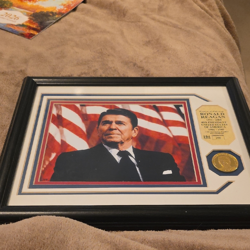 Framed Ronald Reagan Commemorative Coin and Photo - Black Frame
